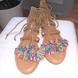 Size 10 - Steve Madden fringe sandals